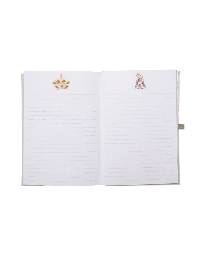 Innenansicht des A5 Notizbuchs aus der Signature Stationery Kollektion mit liniertem Papier, zarten Illustrationen und weißem Hintergrund.