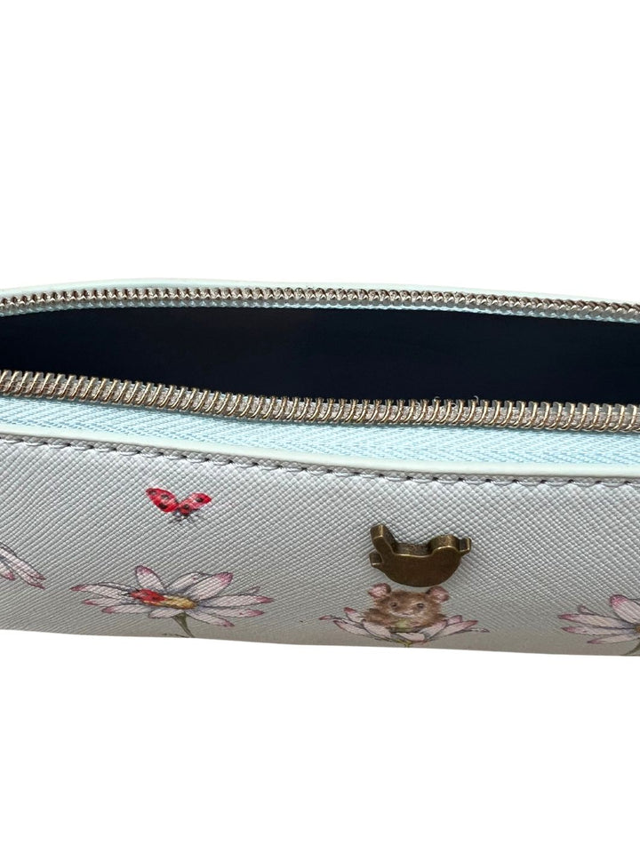 Innenansicht des Pinselmäppchens mit den Blumen und Maus Motiven von Wrendale Designs.