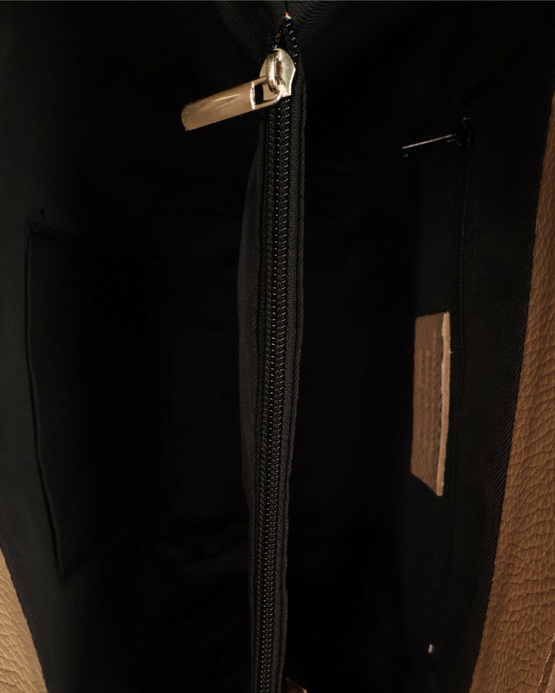 Nahaufnahme der Innentasche von Handtasche "Lotte" vom Südstrand.