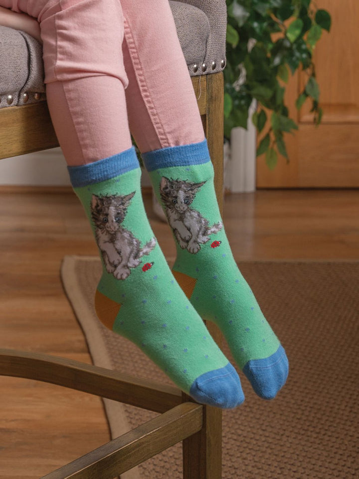 Kindersocken mit Katzen-Motiv von Wrendale Designs.