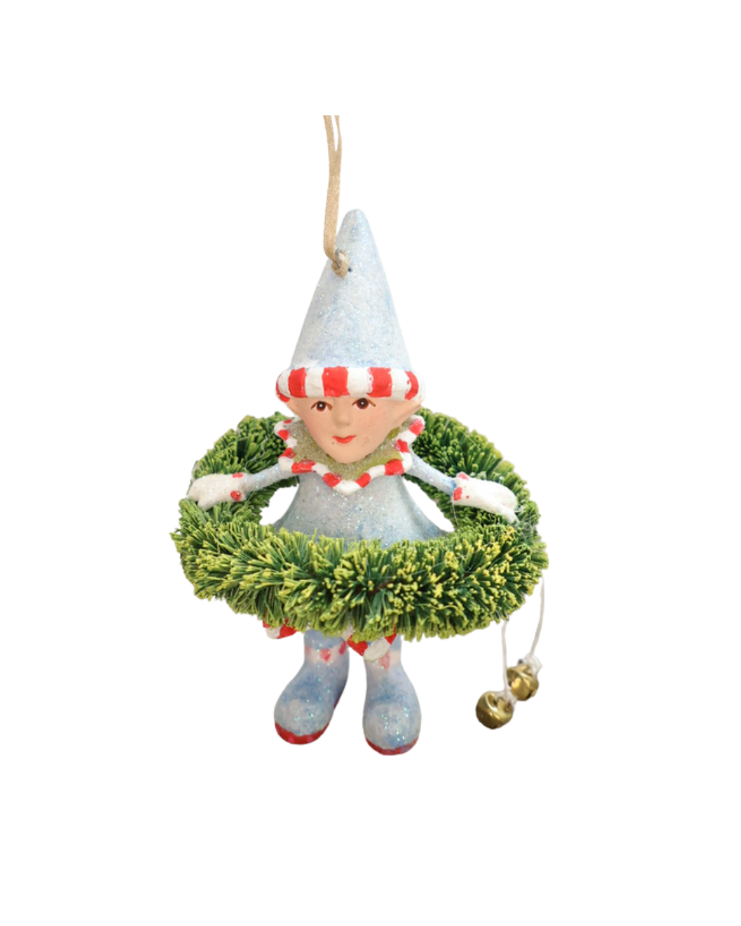 Mini "Dashers Elf" Krinkles von Patience Brewster vor weißen Hintergrund. Zu sehen ist ein Elf mit hellblauen Kleid, Hut, Schuhen und grünen Pflanzen Details. Der Elf hält 2 Glocken in der Hand.