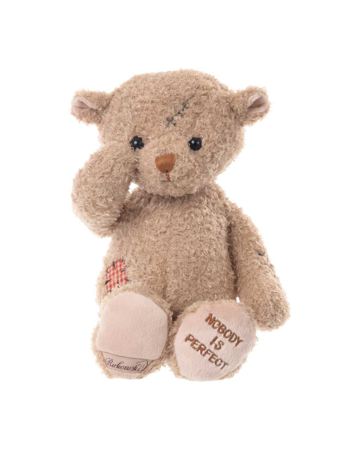 Sitzender Teddybär Nobody’s Perfect von Bukowski mit „Nobody is perfect“-Stickerei auf der Pfote