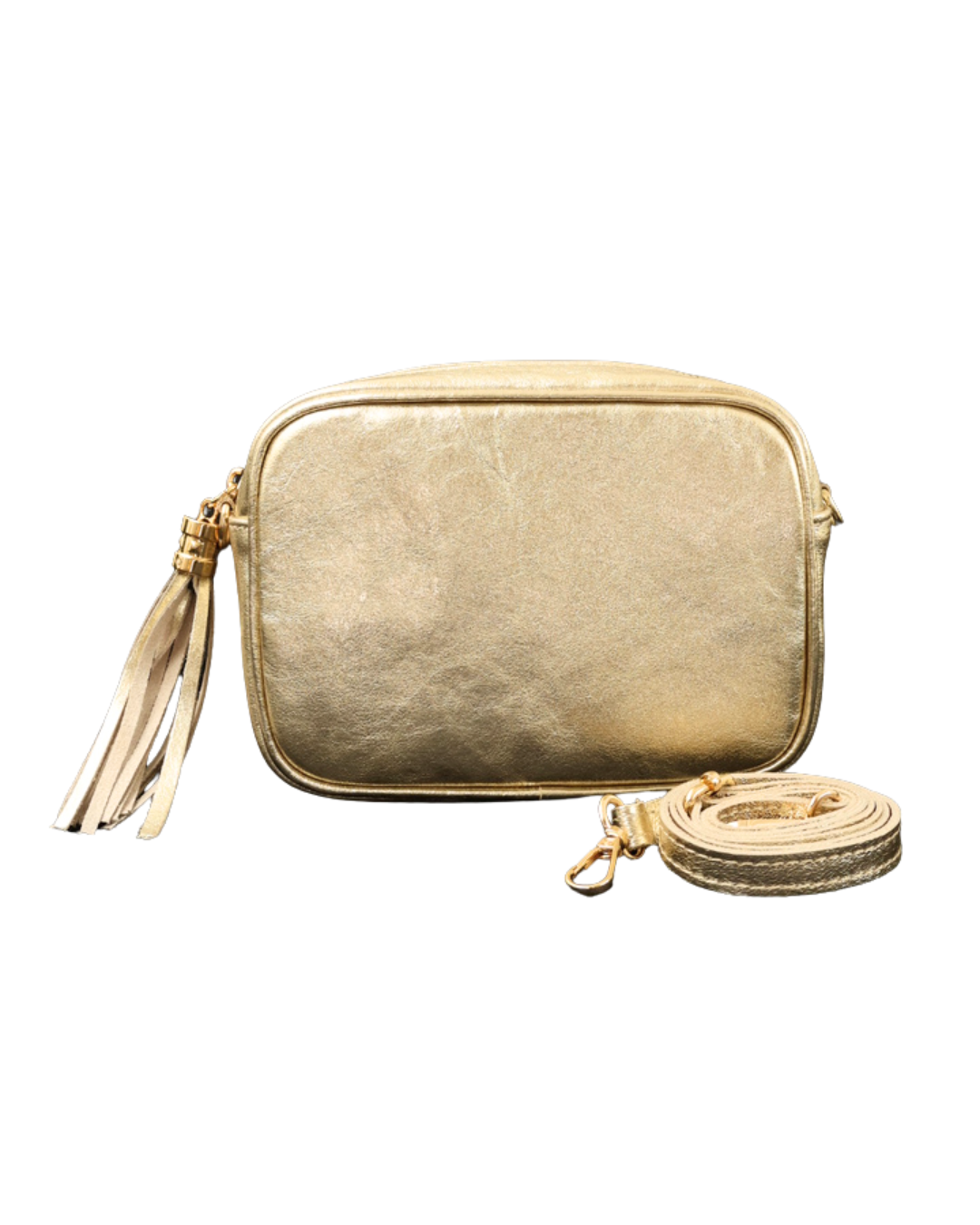 Frontansicht der Leder Handtasche "Isolde" in Gold von Südstrand vor weißen Hintergrund. Die Tasche ist rechteckig und die glänzende goldene Farbe ist gut erkennbar.