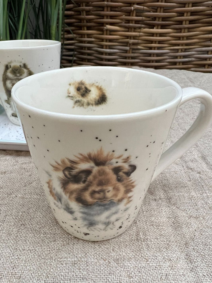 Meerschweinchen Tasse des Nager Sets on Wrendale Designs.