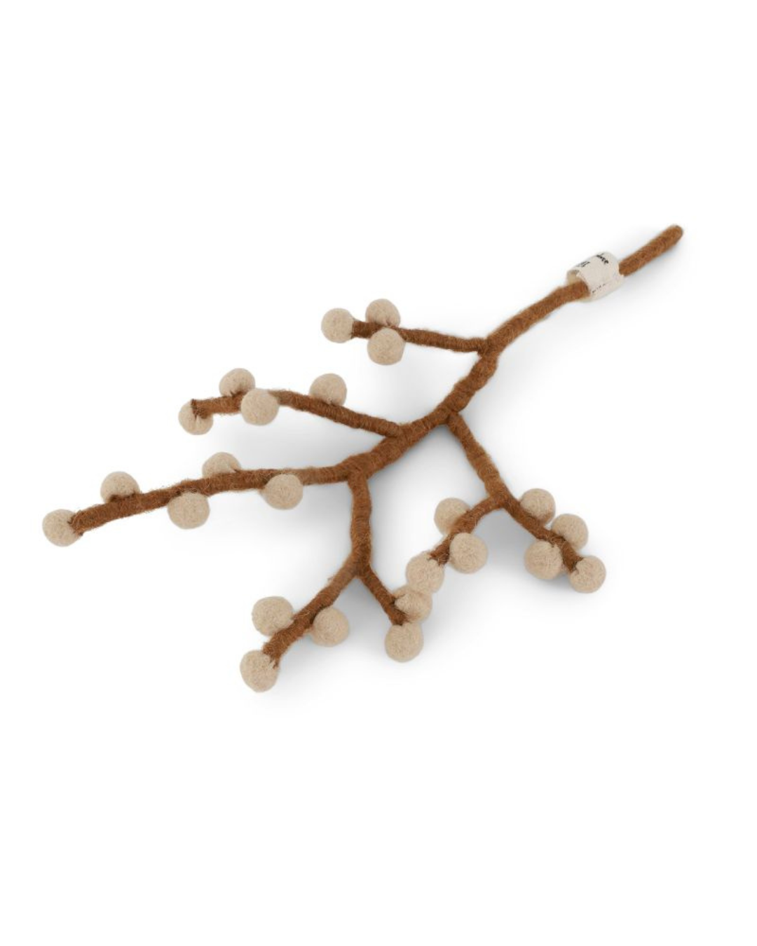 Beiger Mini Beeren-Ast aus Filz von Gry & Sif mit braunem Stiel und runden Filzbeeren, freigestellt vor weißem Hintergrund, liegend fotografiert.