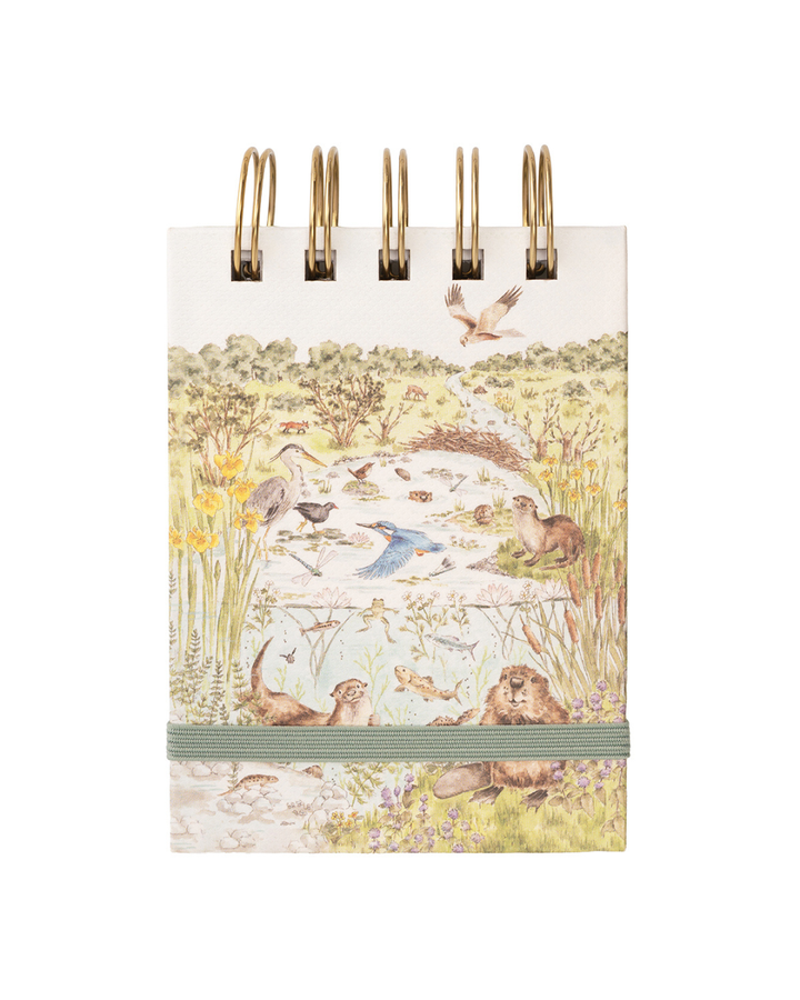 Mini Notiz- und Skizzenbuch „Riverbank“ von Wrendale Designs mit Flussufer-Motiv und Spiralbindung.