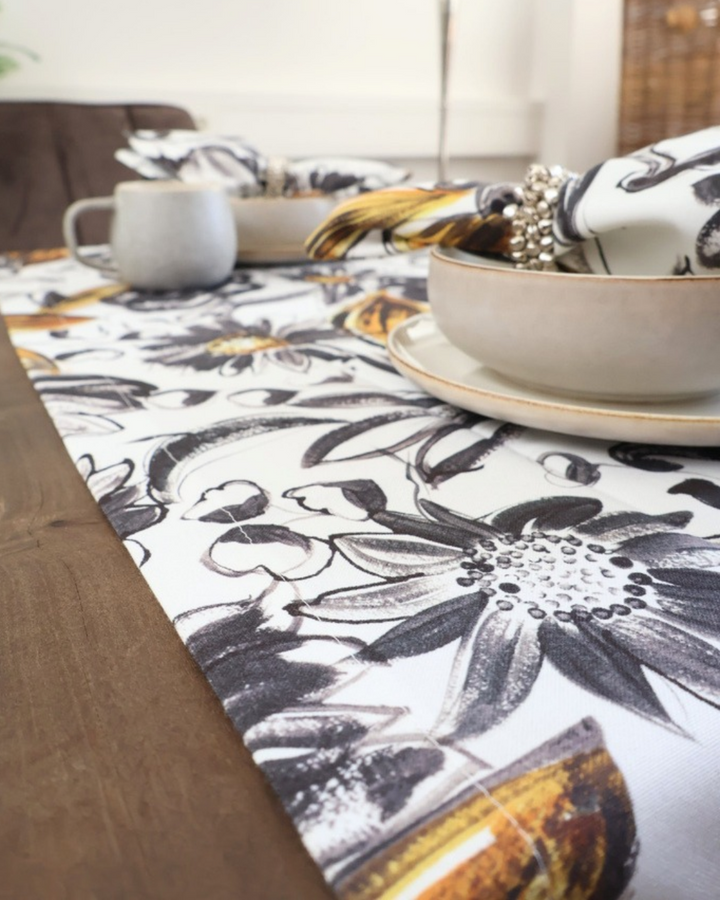 Blumen Tischläufer "Altana 50x150" von Sander Table + Home