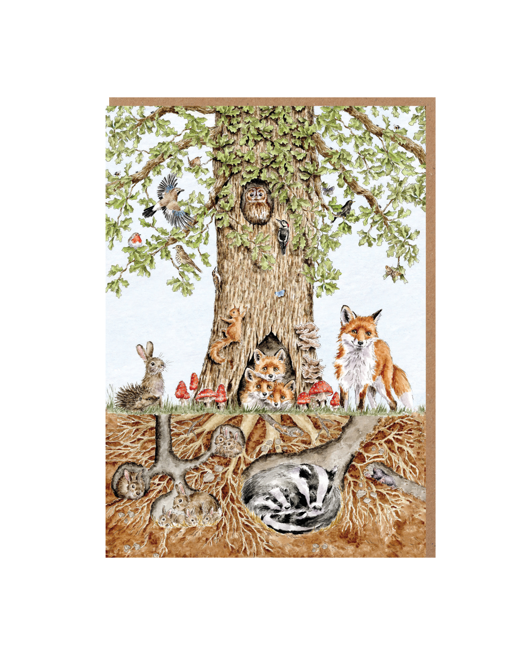 Wrendale Designs Nature Grußkarte „Woodland“ mit Waldtier-Szene rund um einen großen Baum, Fuchs und Dachsbau im Querschnitt.