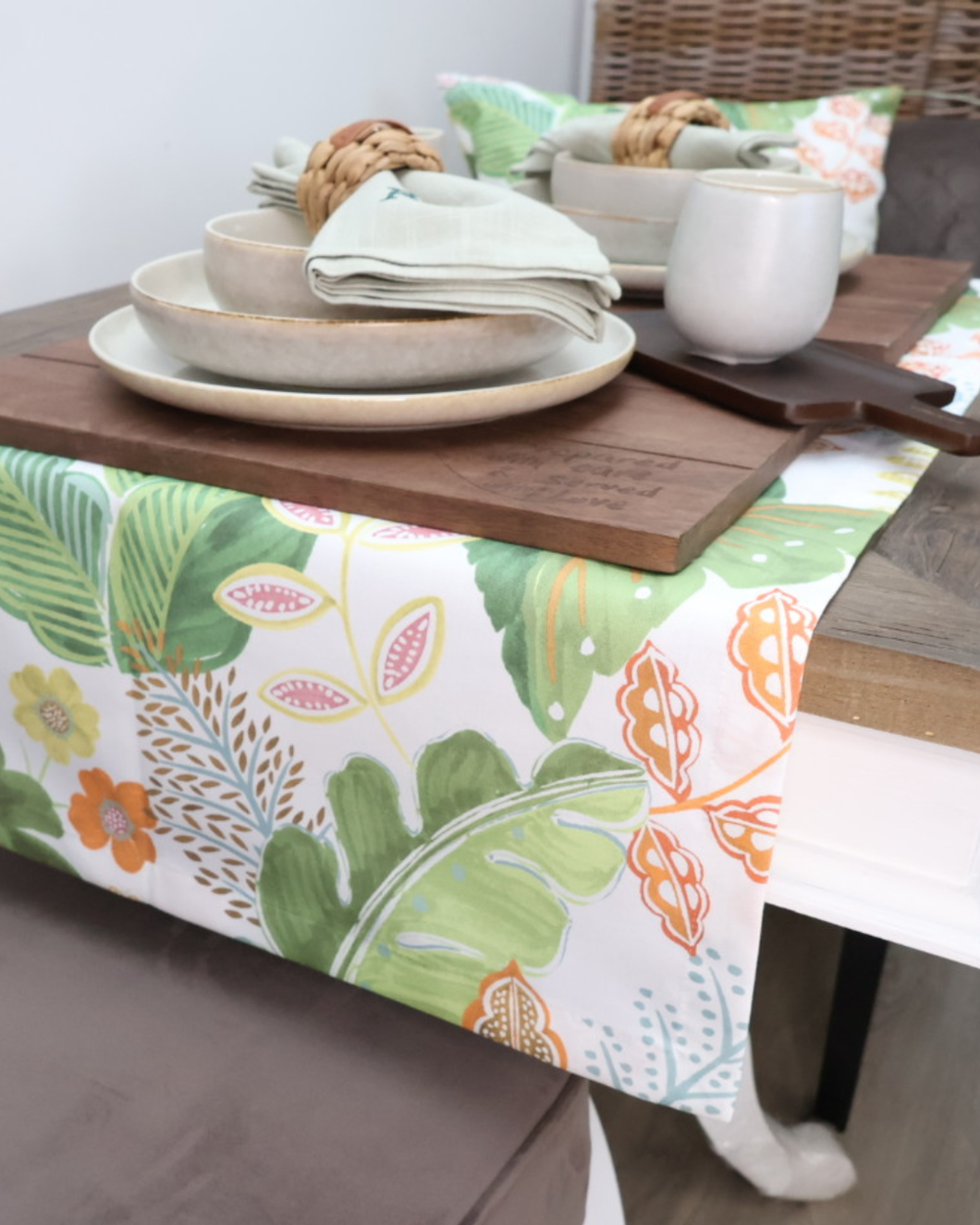 Obenansicht des dekorierten Guatape Tischläufers von Sander.