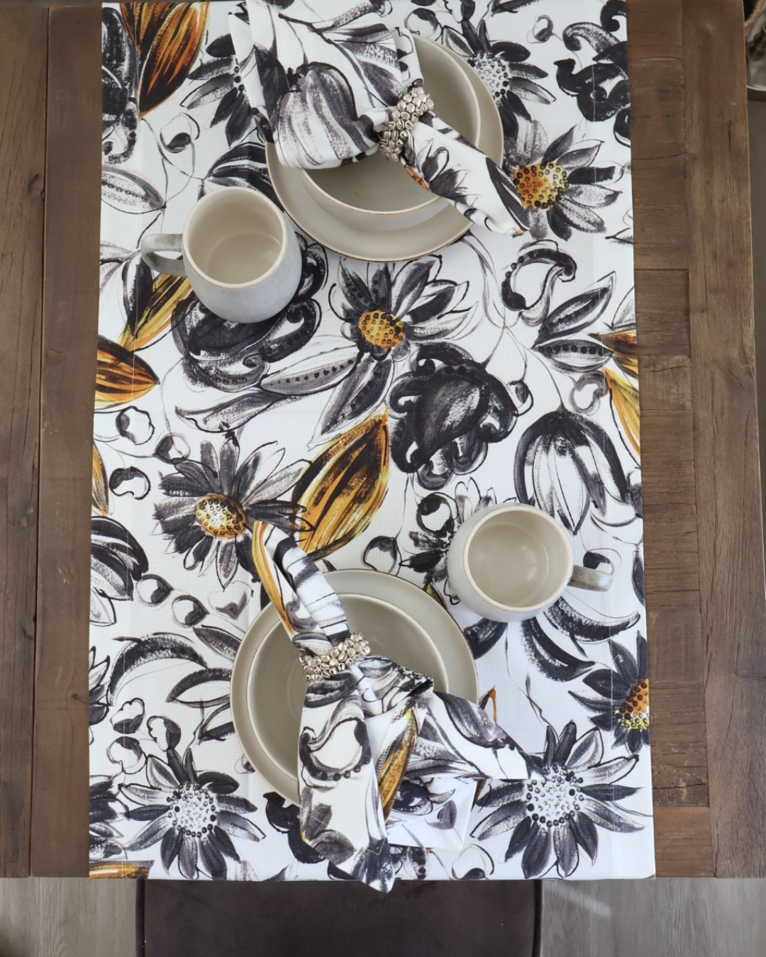 Blumen Tischläufer "Altana 50x150" von Sander Table + Home