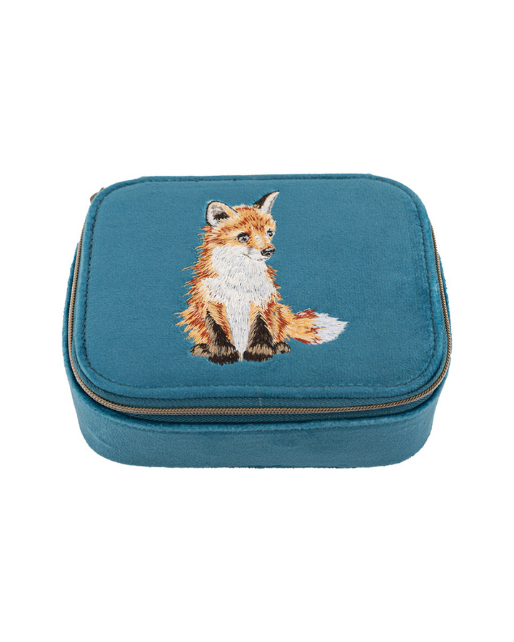 Schmucktasche von Wrendale Designs mit gesticktem Fuchs auf petrolblauem Samtstoff.