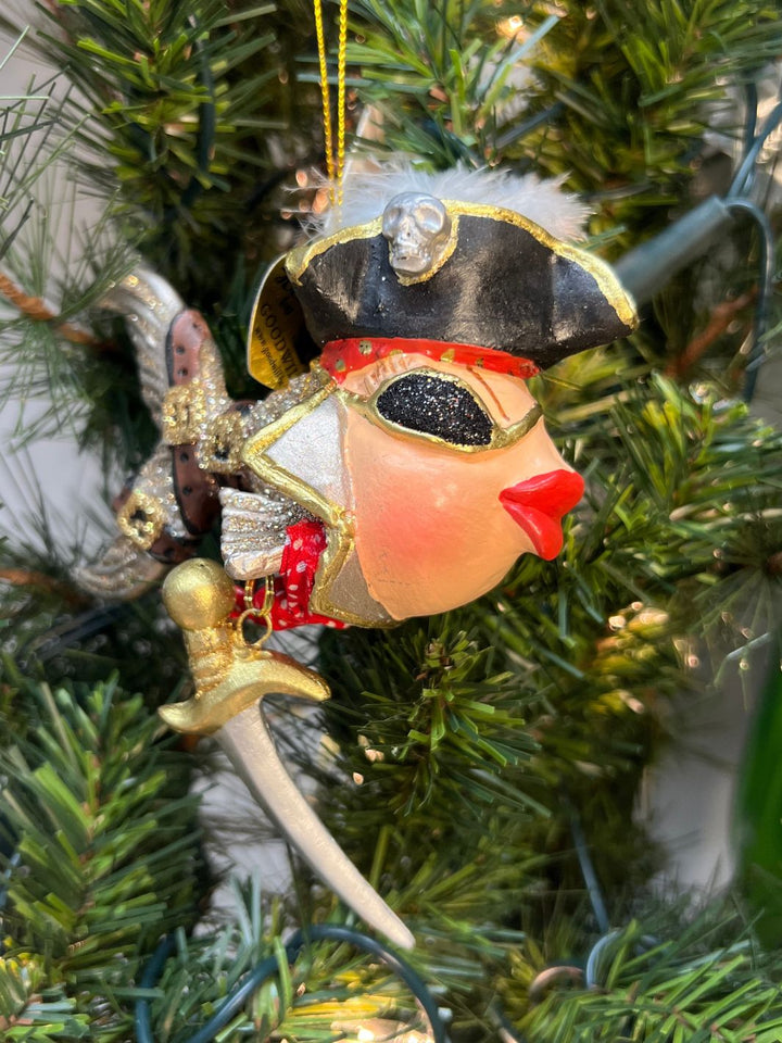 Piraten Fisch mit Augenklappe und Säbel für den Weihnachtsbaum von Goodwill.