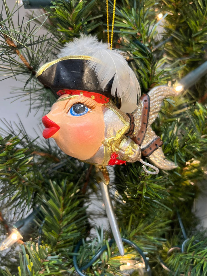 Piraten Fisch mit Enterhaken für den Weihnachtsbaum von Goodwill.