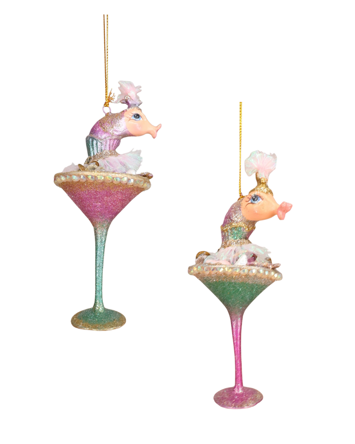 „Piratenschatz Shrimp Ornament von Goodwill im pink-grünen Cocktailglas“