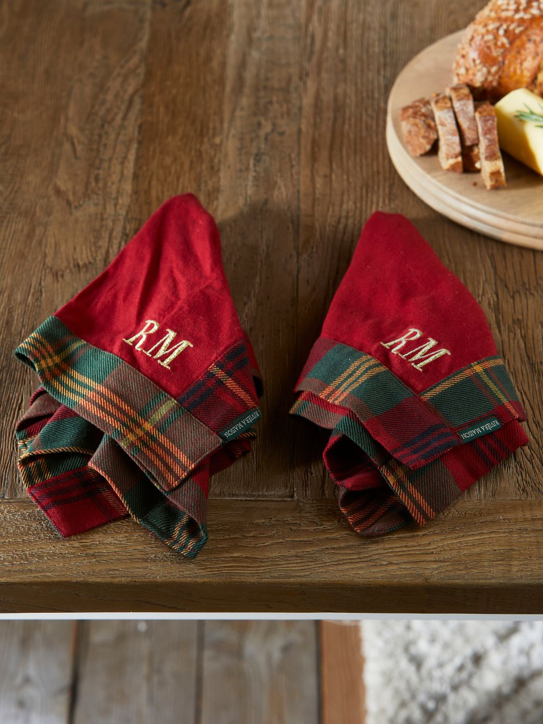 Rivièra Maison Servietten-Set für den weihnachtlichen Esstisch mit dem RM Classic Tartan-Muster.