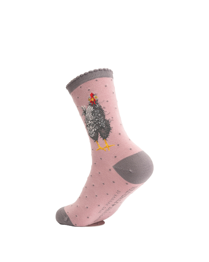 Rückansicht der Hühner Socken von Wrendale Designs mit feinem Punktmuster