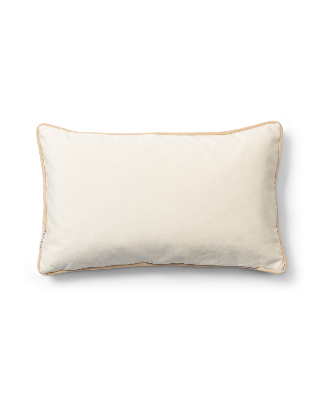 Rückseite des Forges Pillow Cover von Rivièra Maison in hellem Beige vor weißem Hintergrund.