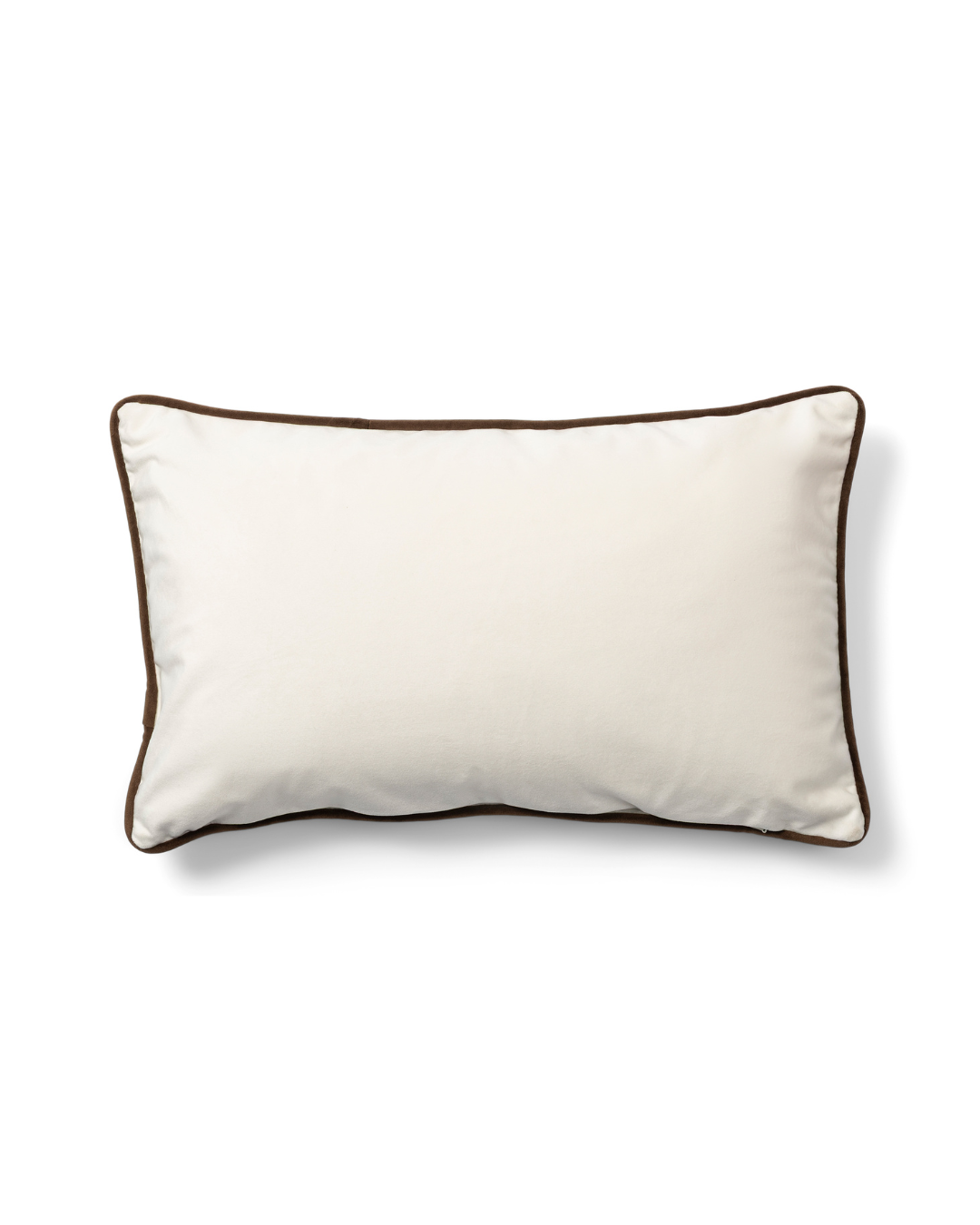 Rückseite des RM Ski Club Pillow Covers von Rivièra Maison in hellem Beige.