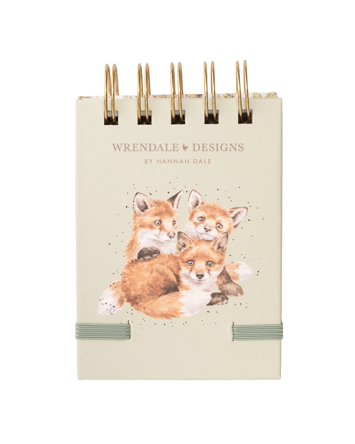 Rückseite des Mini Notiz- und Skizzenbuchs „Woodland“ von Wrendale Designs mit dezentem Waldtier-Design.