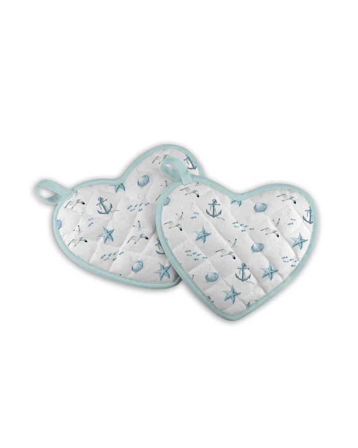 Rückseiten der herzförmigen Topflappen „Whale Wonders“ von Maluu mit maritimem Muster