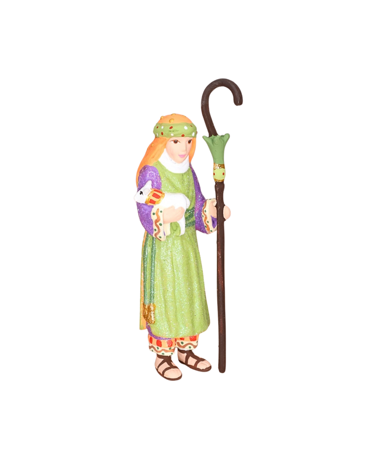 Krinkle Schäferfigur mit Stab und Lamm von Patience Brewster vor weißem Hintergrund.