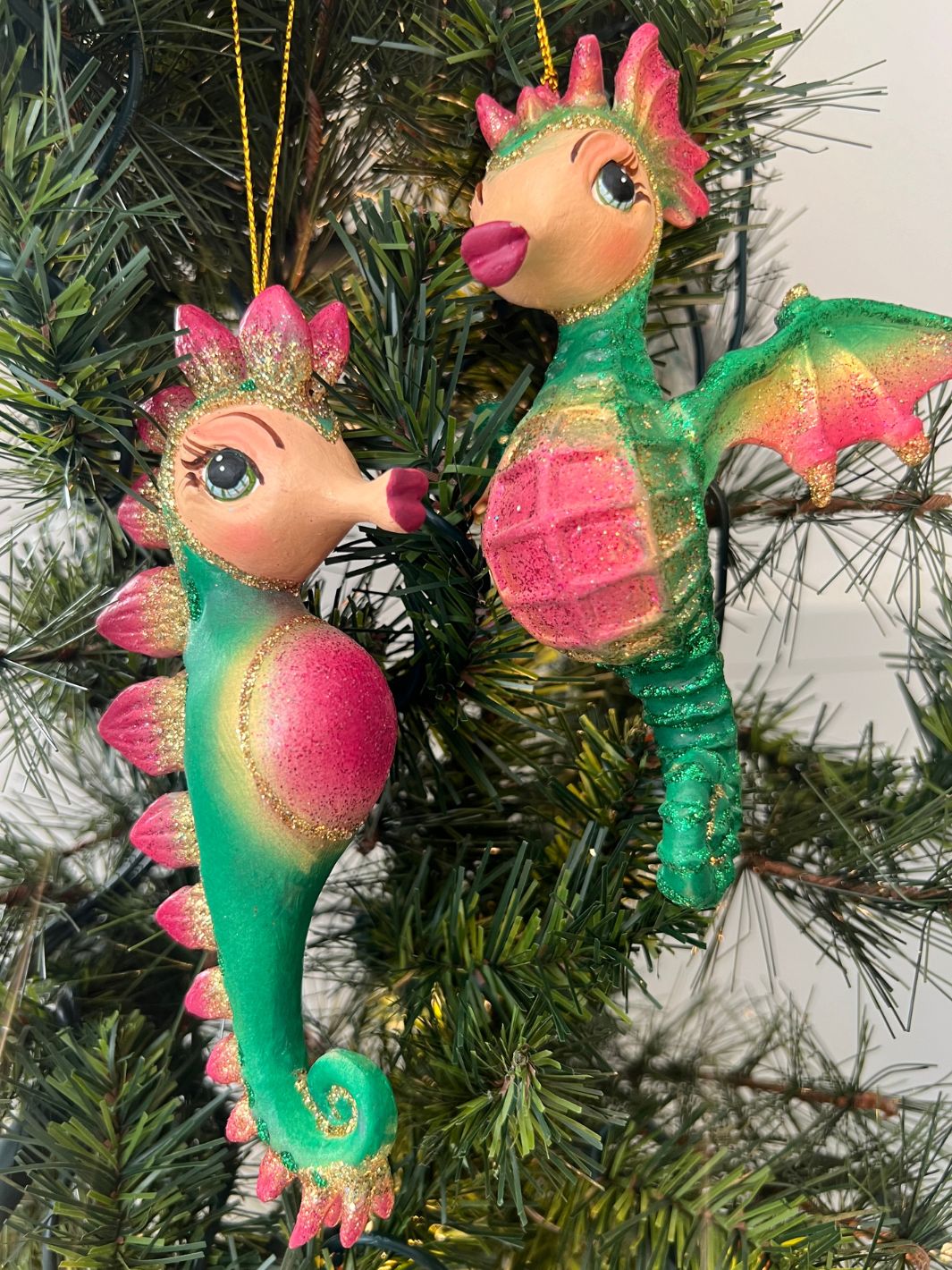 Drachen Seepferdchen Zweier-Set für den Weihnachtsbaum von Goodwill.