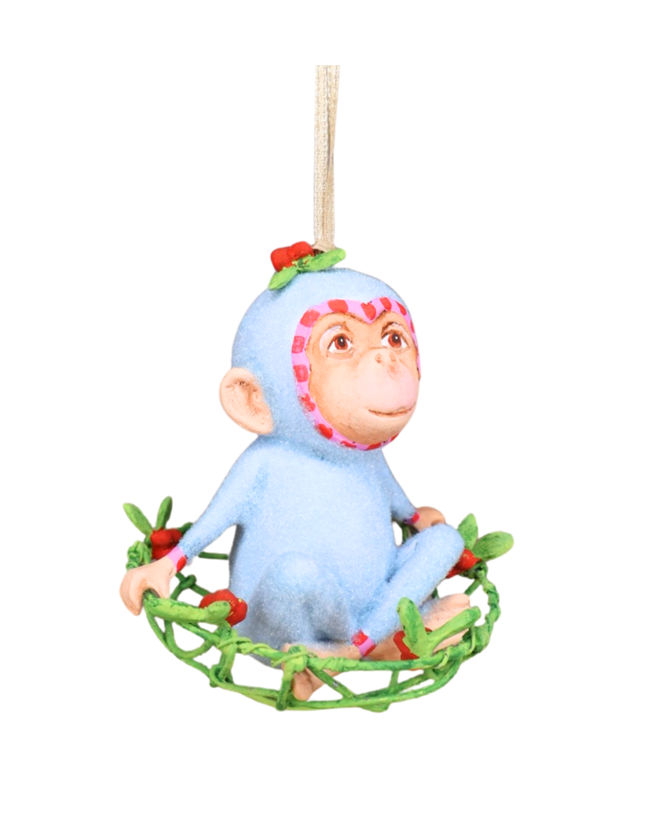 Seitenansicht des Jambo Adu Chimpanzee Krinkle mit blauem Anzug und Kranz