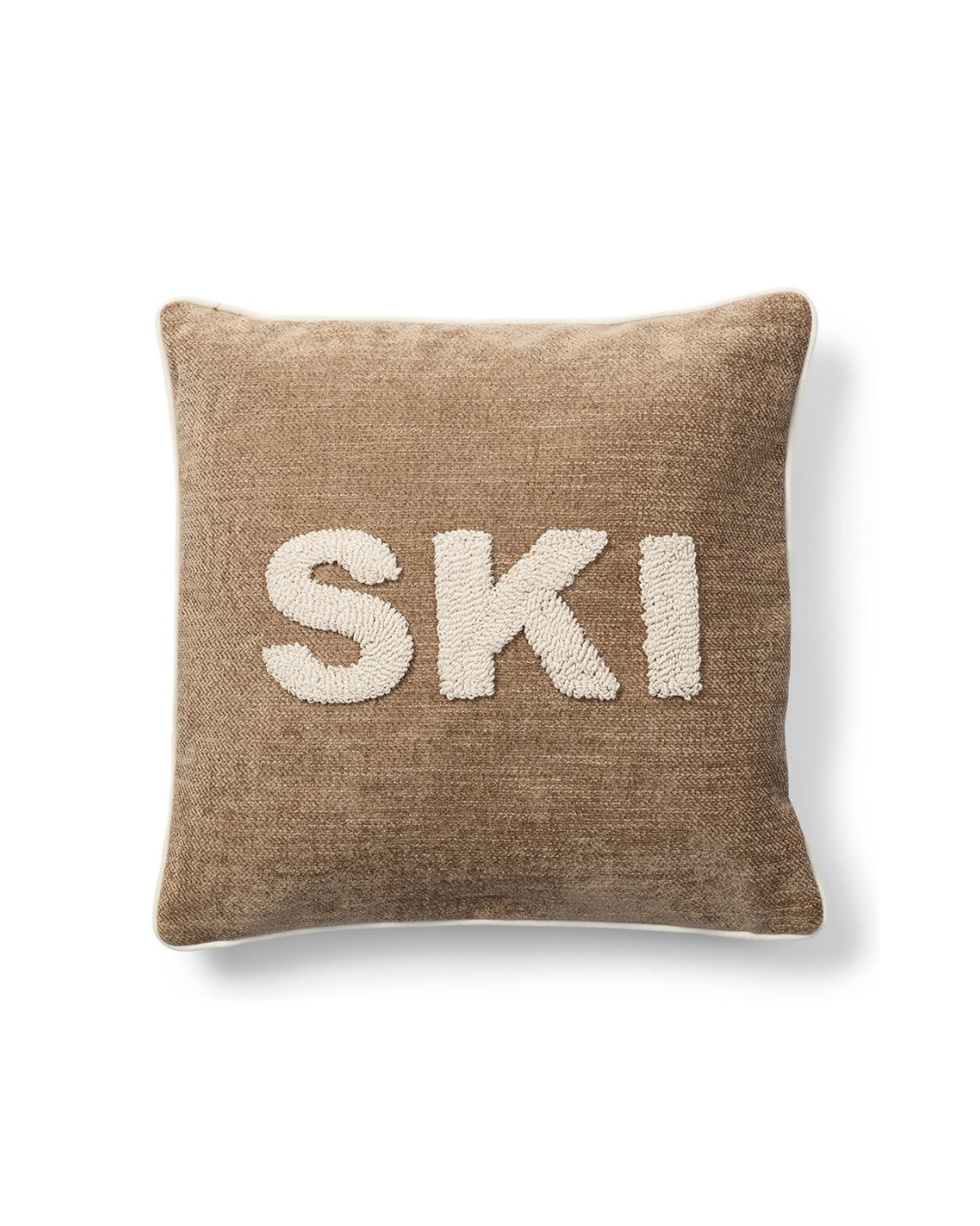 Kissenbezug Ski Pillow Cover von Rivièra Maison mit aufgesticktem SKI-Schriftzug in Beige auf braunem Stoff