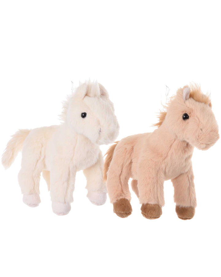Zwei Pferde-Kuscheltiere von Bukowski nebeneinander auf weißem Hintergrund, eines in Cremeweiß (Salt/Sugar) und eines in warmem Beige-Braun (Chocolate), mit flauschigem Fell, kleinen Ohren und dunklen Knopfaugen.