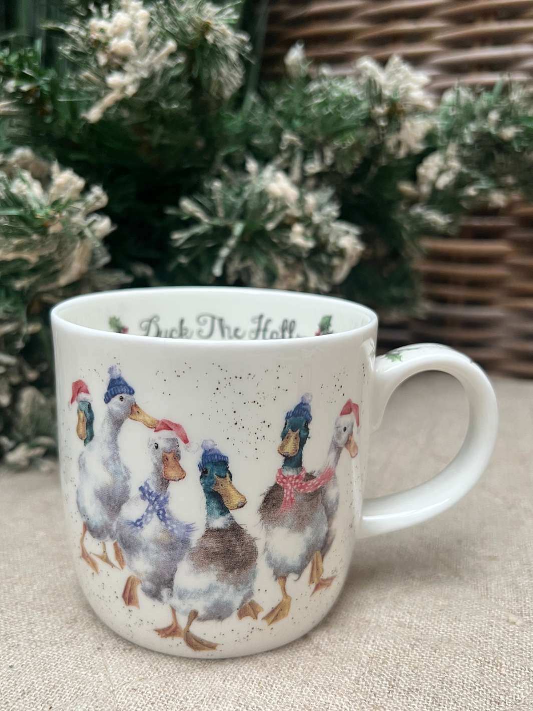 Tasse mit Weihnachtsenten von Wrendale Designs