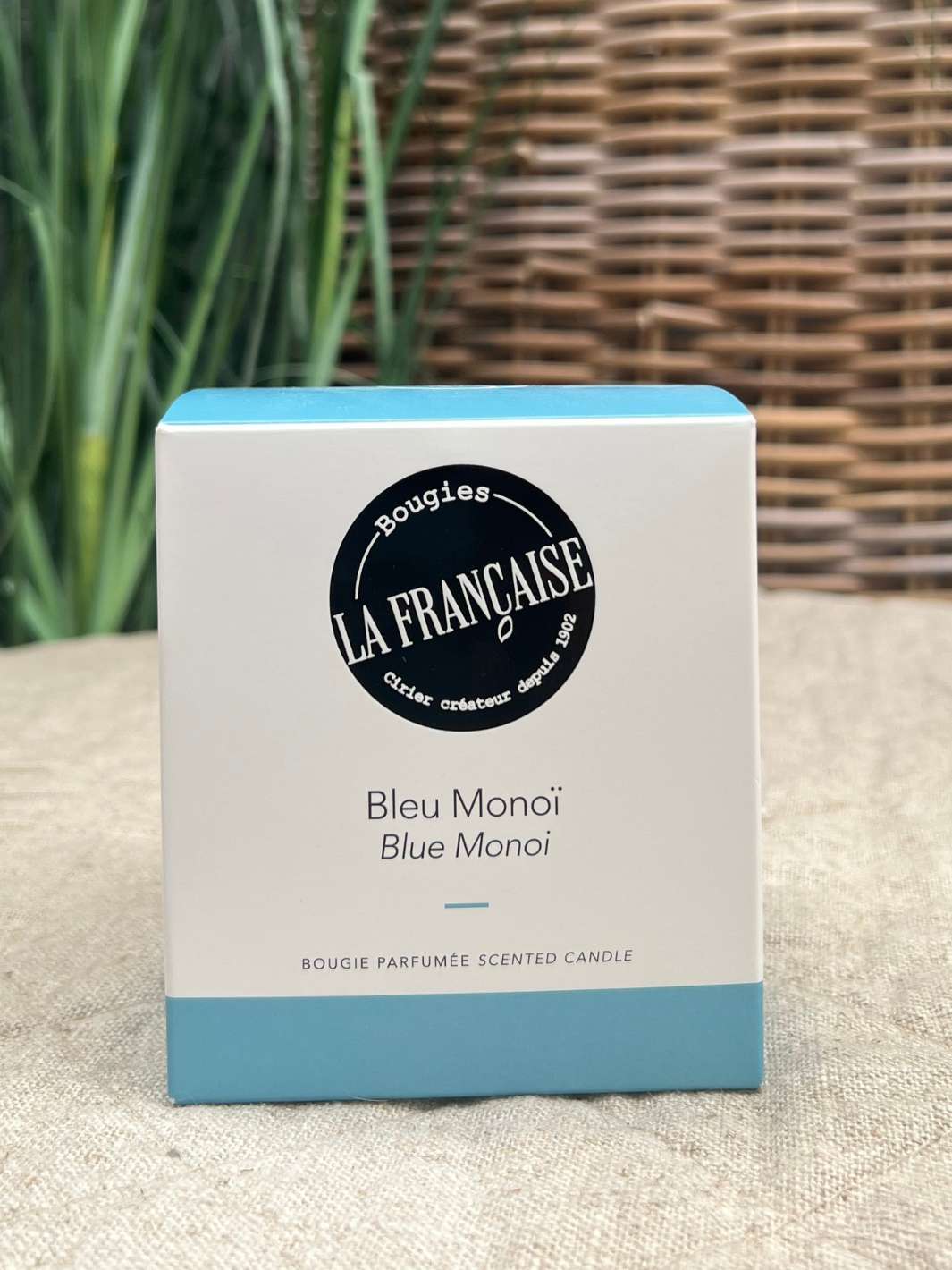 Geschenkverpackung Duftkerze blauer Monoi von Bougies la francaise