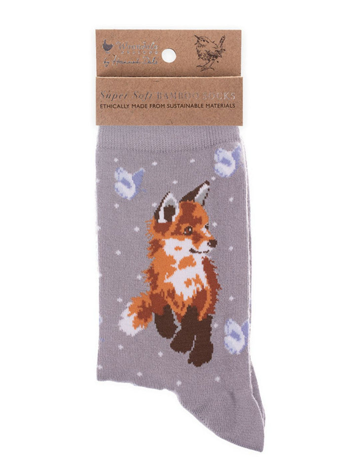 Verpackung der Fuchs Socken in grau von Wrendale Designs