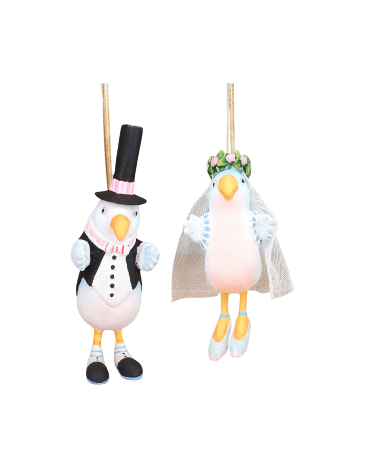„Love Bird Bride & Groom von Patience Brewster – Braut und Bräutigam als handbemalte Vogel-Krinkles.“