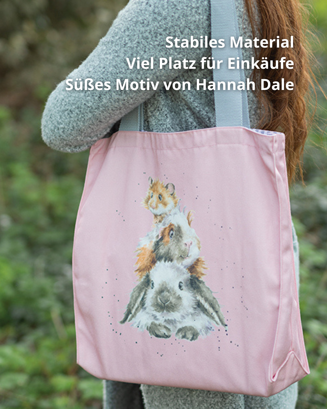Rosa Nagetier Einkaufstasche von Wrendale Designs. Als Motiv ein Hamster, ein Meerschweinchen und ein Kaninchen aufeinander liegend der Größe nach sortiert. Der Griff ist Grau.
