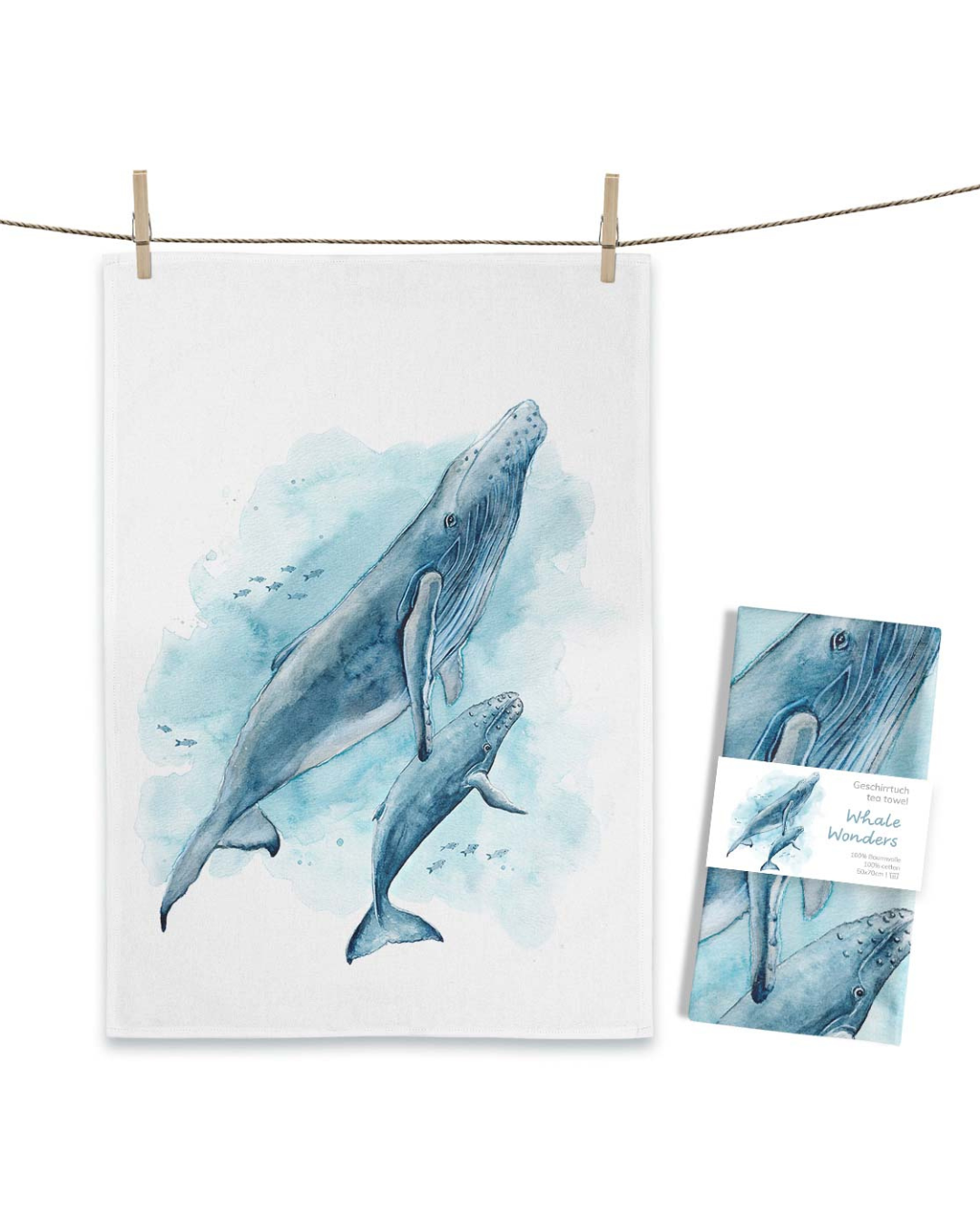 Maluu Geschirrtuch mit blauer Aquarellillustration zweier Wale