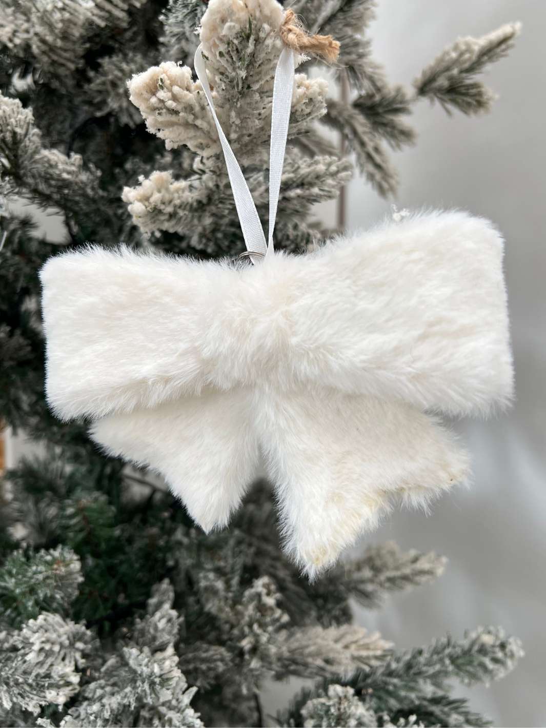 Schleife "Warm wishes bow ornament" Weihnachtsbaumkugel von Rivièra Maison