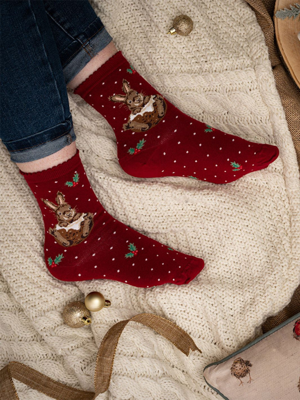 Weihnachtliche Socken mit Hasen-Motiv von Wrendale Designs