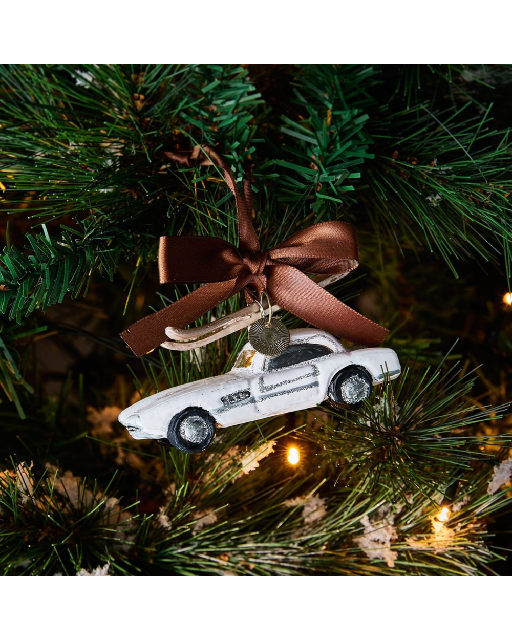 winter-holiday-car-ornament-riviera-maison-am-weihnachtsbaum
