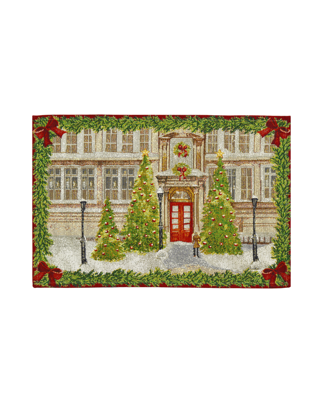 Tischset Welcome X-Mas von Sander mit weihnachtlich geschmückter Fassade und Tannenbäumen vor weißem Hintergrund.