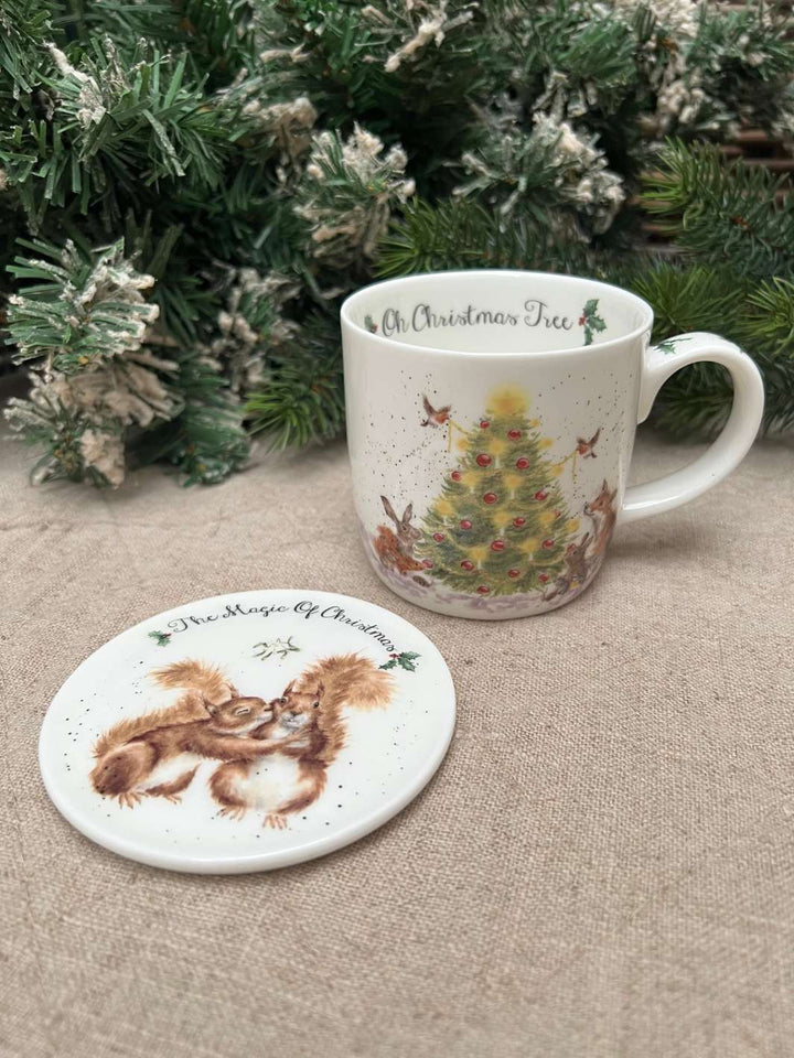 Wrendale Designs Tasse mit Deckel und Weihnachtsbaum und Waldtiere Motiv