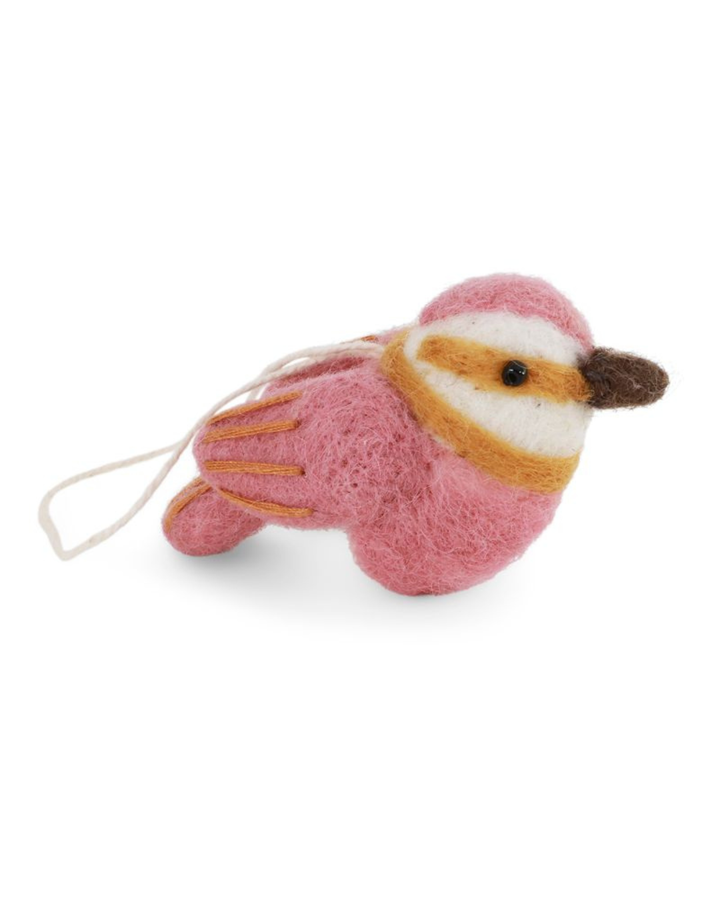 Zeisig Filzanhänger von Gry & Sif in Rosa mit gelb-weißem Kopfdetail und Aufhänger
