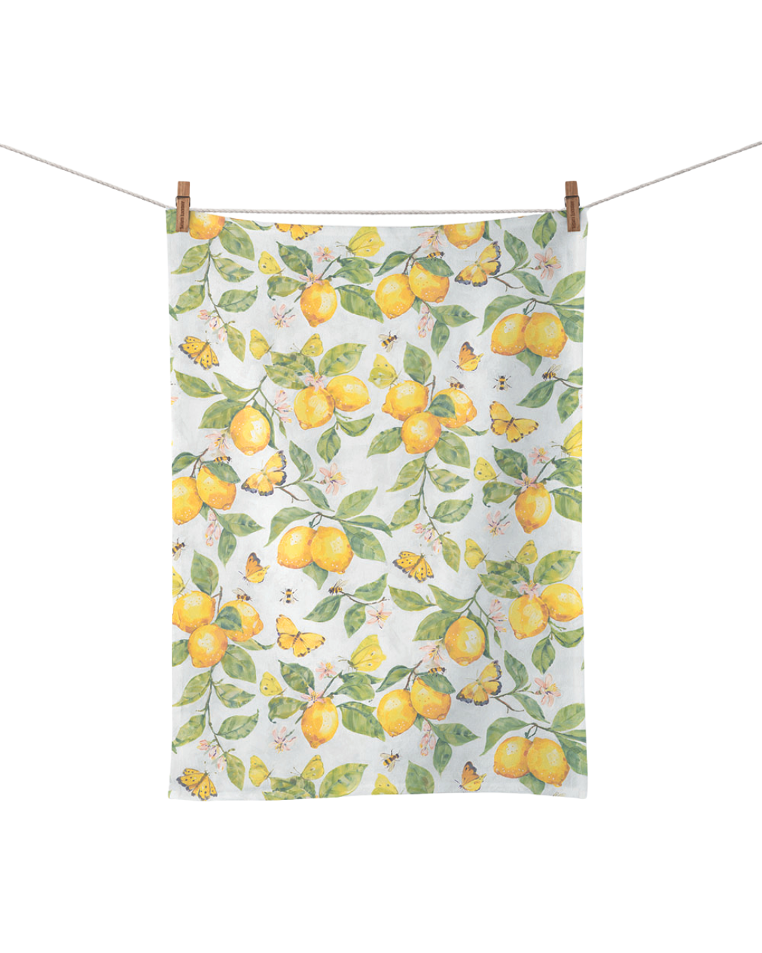 Geschirrtuch mit Zitronen-, Blätter- und Schmetterlingsmotiv der Marke Ambiente, an einer Wäscheleine aufgehängt, isoliert auf weißem Hintergrund.