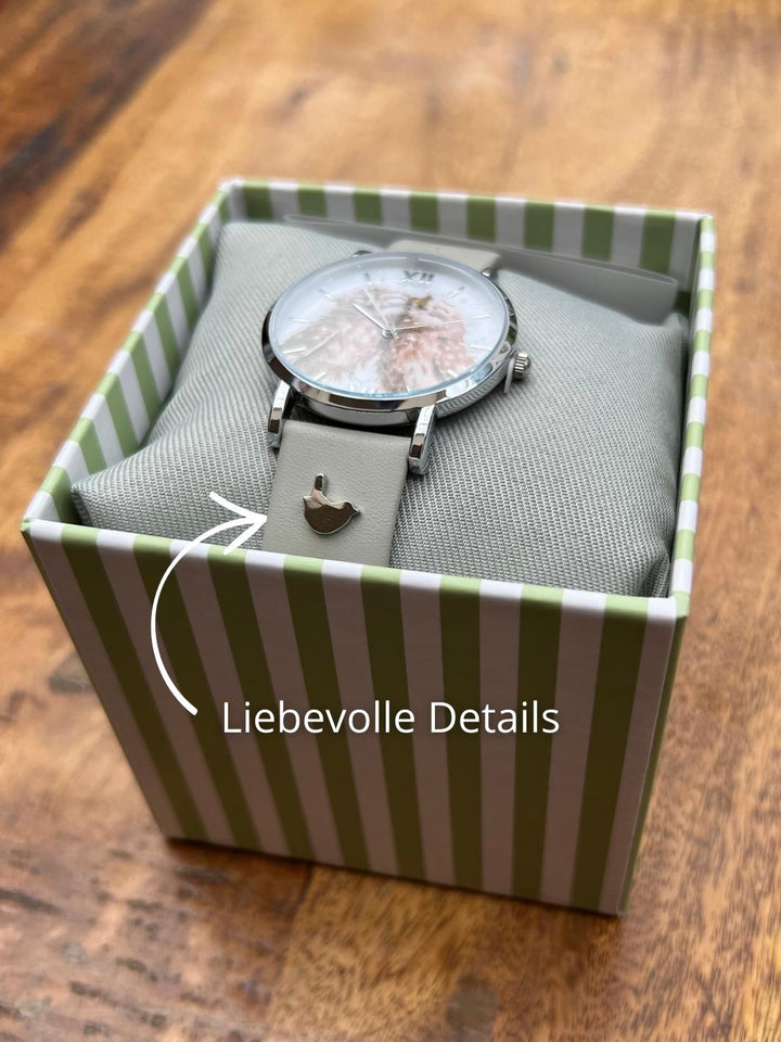 Armbanduhr mit Eulen Motiv von Wrendale Designs und schönen Details.