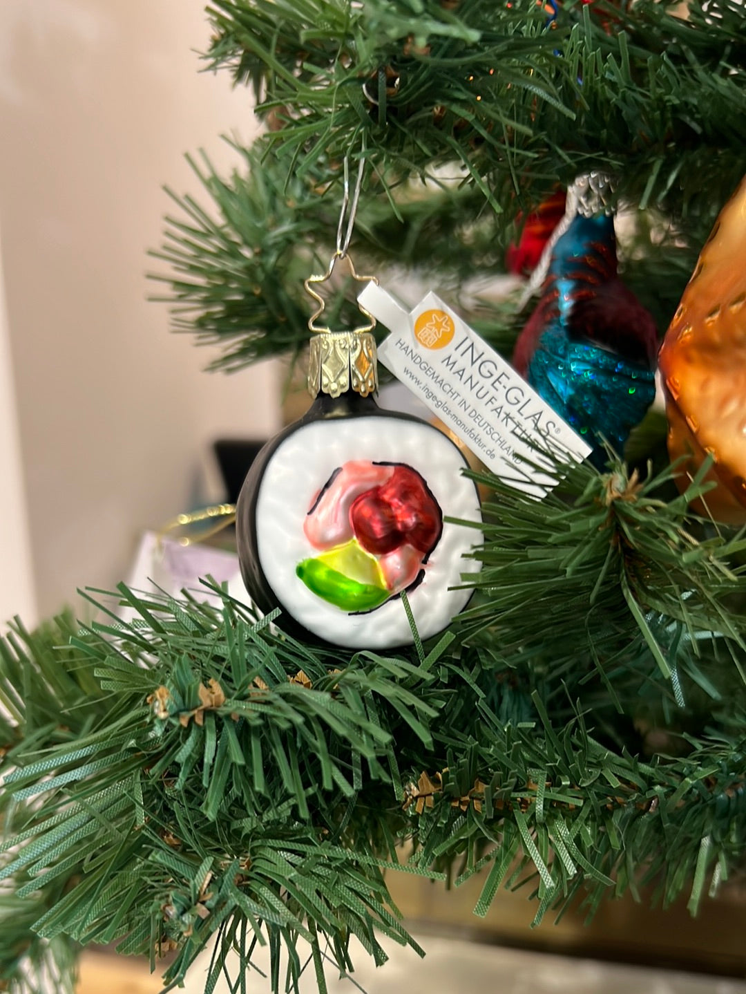 Futo Maki Sushi Rolle von Inge Glas für den Weihnachtsbaum